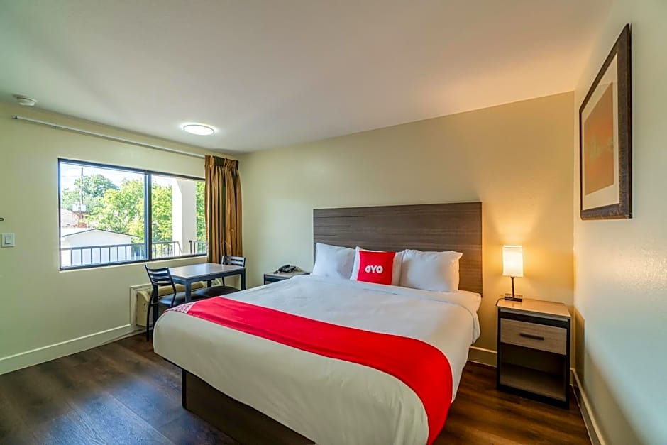 OYO Hotel Houston N Fm-1960 Champions TX