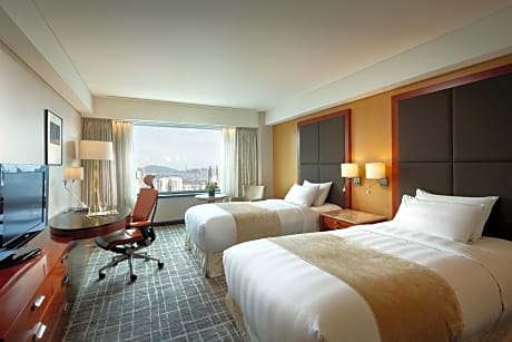 Club Deluxe Twin Room with Swimming Pool Access for 2