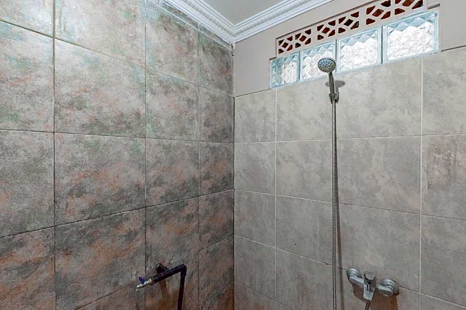 RedDoorz Syariah @ Cibadak Sukabumi