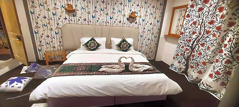 Hotel Wadera's Living – Srinagar, PA