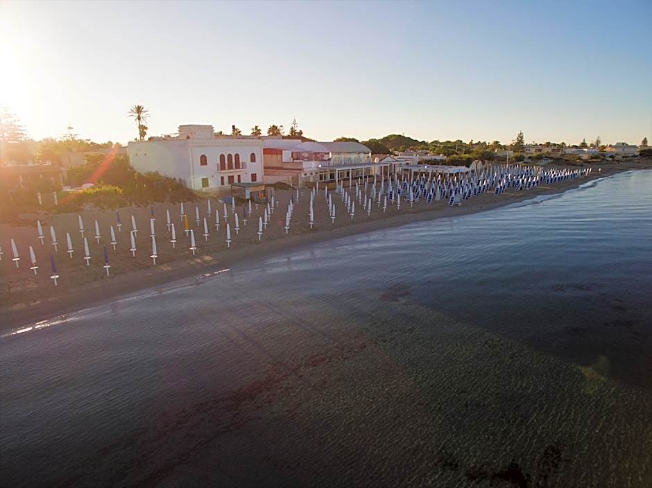 Delfino Beach Hotel
