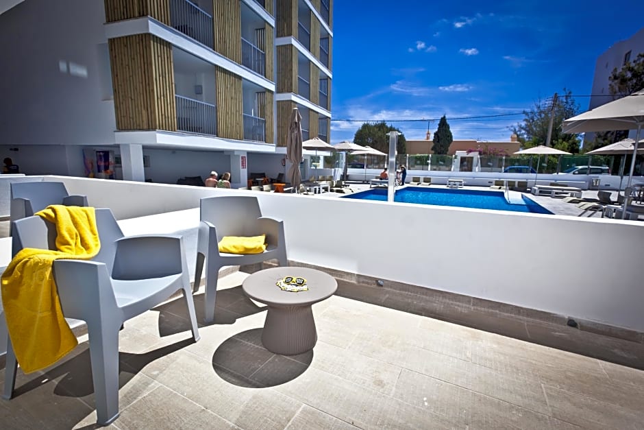 Ryans Ibiza Apartments - Only Adults