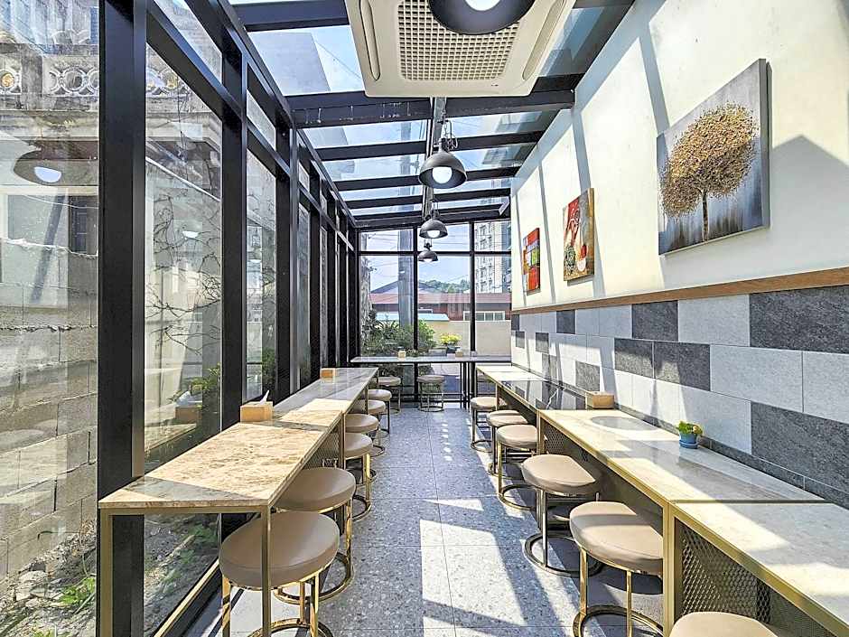 Hound Hotel Suncheon station