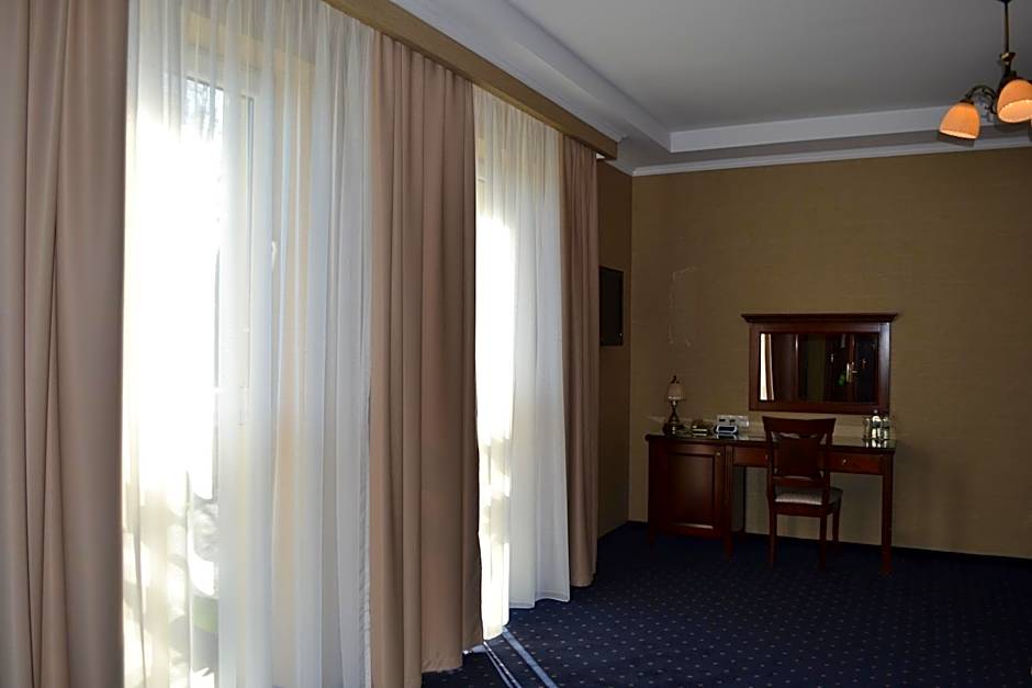 Borowinowy Zdrój Hotel Wellness Spa & Conference