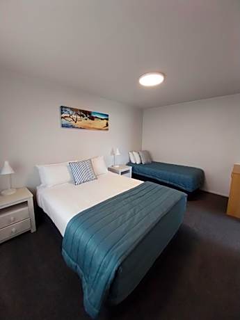 One-Bedroom Apartment with Sea View (1-4 Adults)