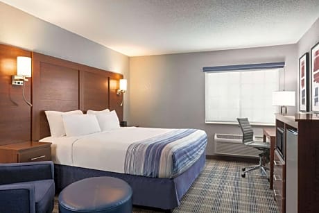 King Room with Mobility Access and Bathtub with Grab Bars, Non-Smoking