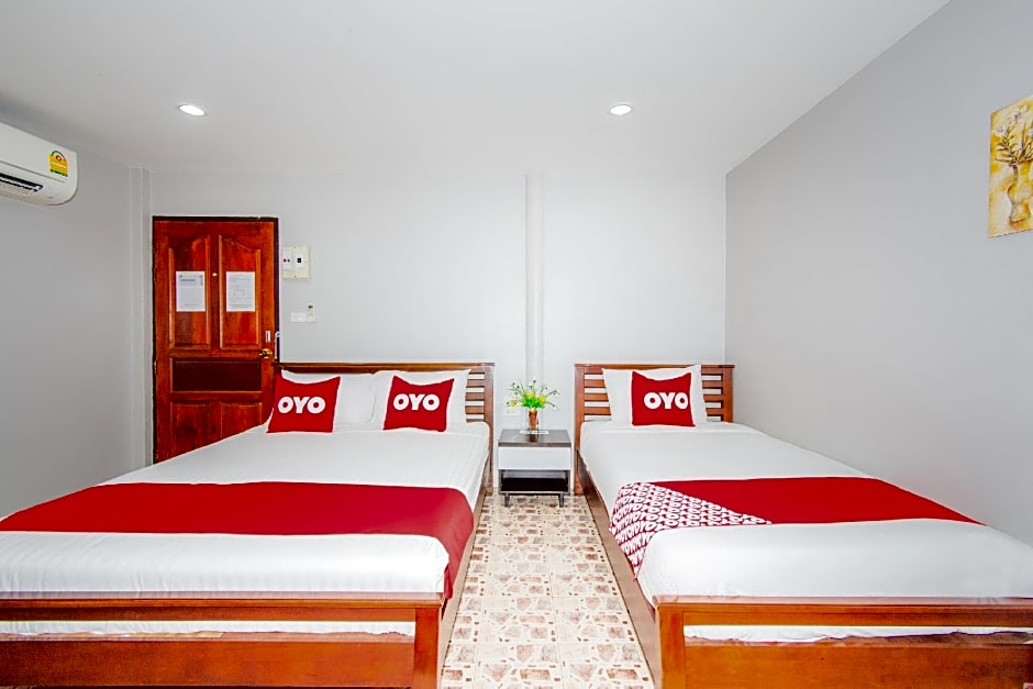 OYO 650 At Night Pranburi