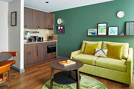 Deluxe One-Bedroom Suite with City View