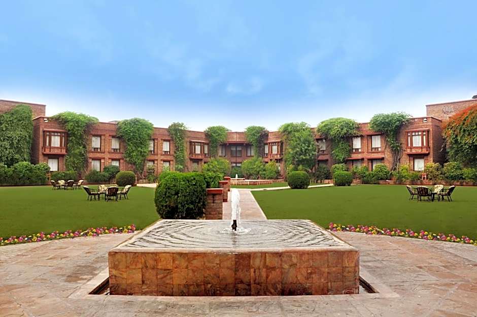 Faisalabad Serena Hotel