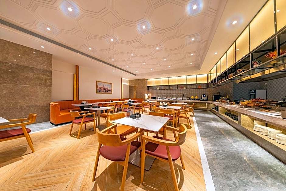 IU Hotels· Lanzhou Xike Station Huanghelou Branch