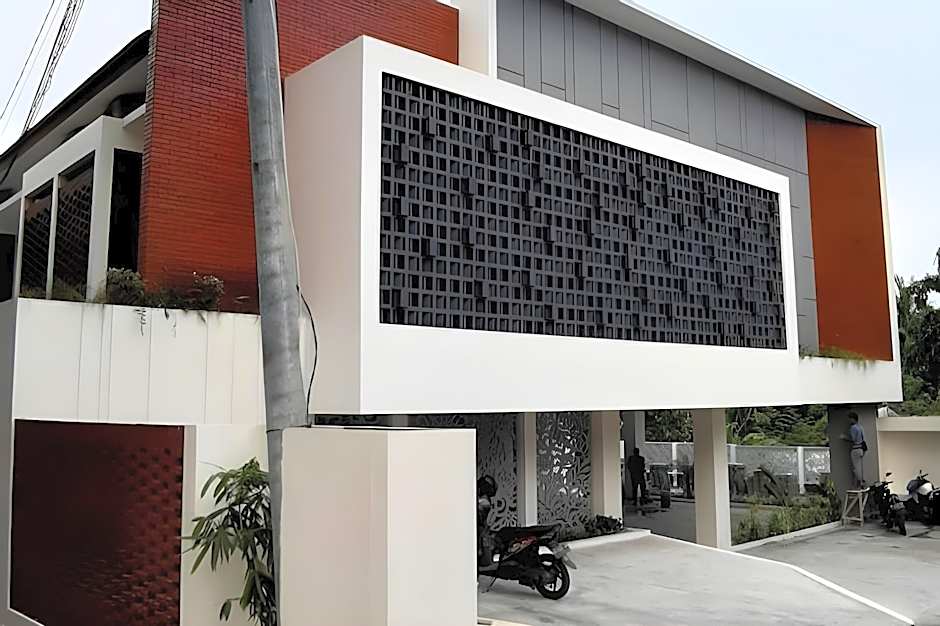 Urbanview Hotel Nardis Living near UMY