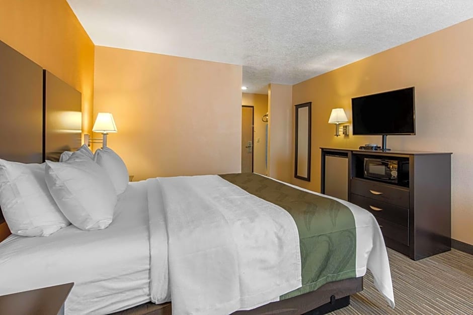 Quality Inn & Suites Albuquerque North near Balloon Fiesta Park