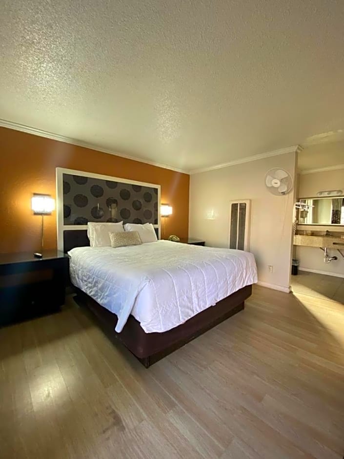 Budget INN At The Heavenly Gondola