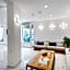 Makis Place
