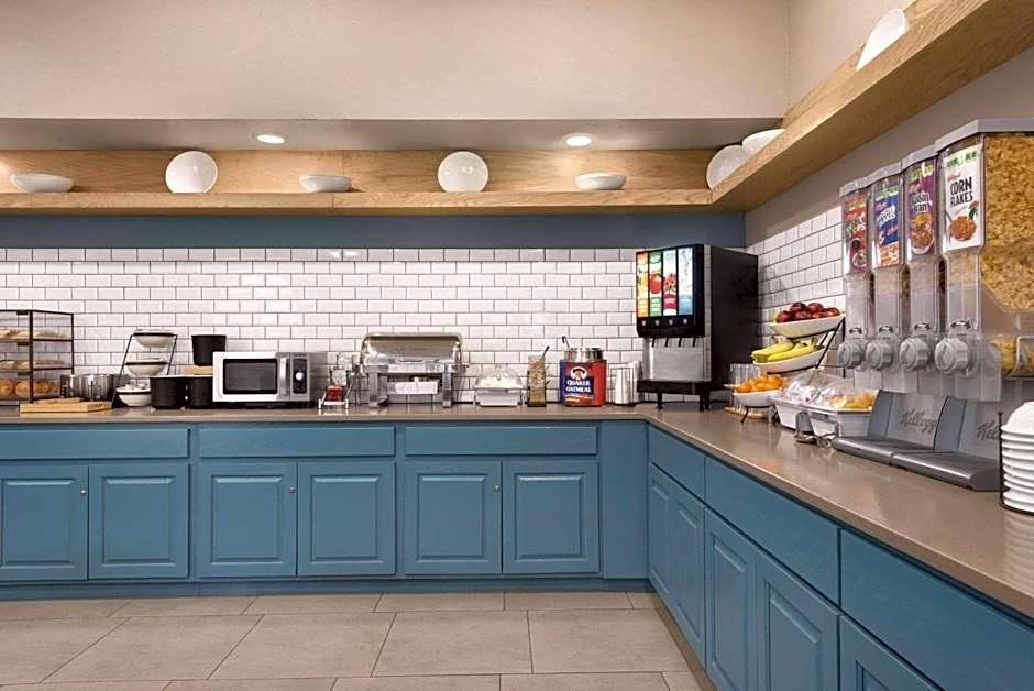 Country Inn & Suites by Radisson, Merrillville, IN