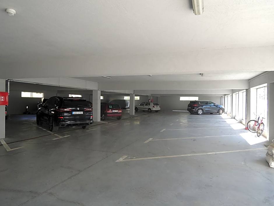 Hotel Logavina 8 Garage Parking