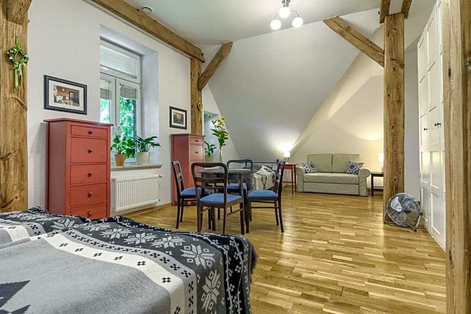 Stara Szkola Trzcin 20