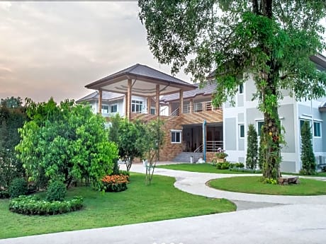 Baan Suan Khun Yaiy