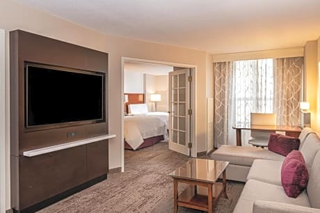 One-Bedroom Suite with Two Queen Beds with Sofa Bed and Roll-In Shower - Mobility and Hearing Accessible