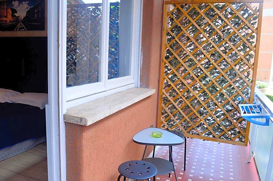 Check-Inn Rooms