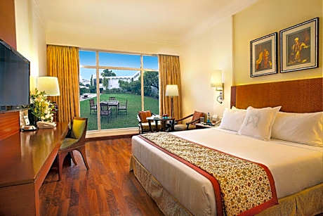 Executive Club Exclusive