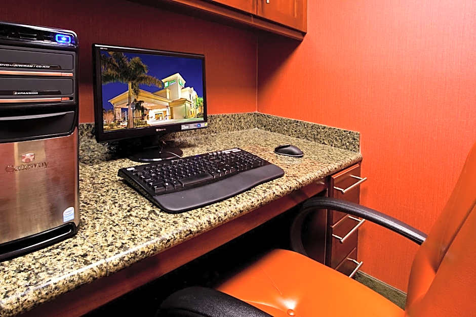 Holiday Inn Express Stuart By IHG