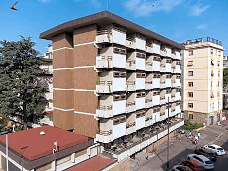 'RE-Dama Hostel