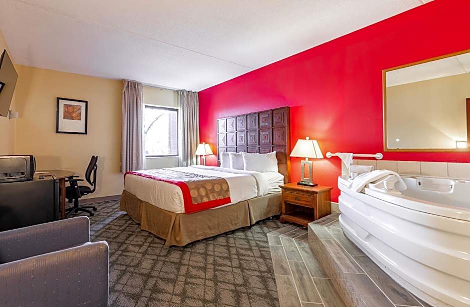 Ramada by Wyndham Columbus Polaris