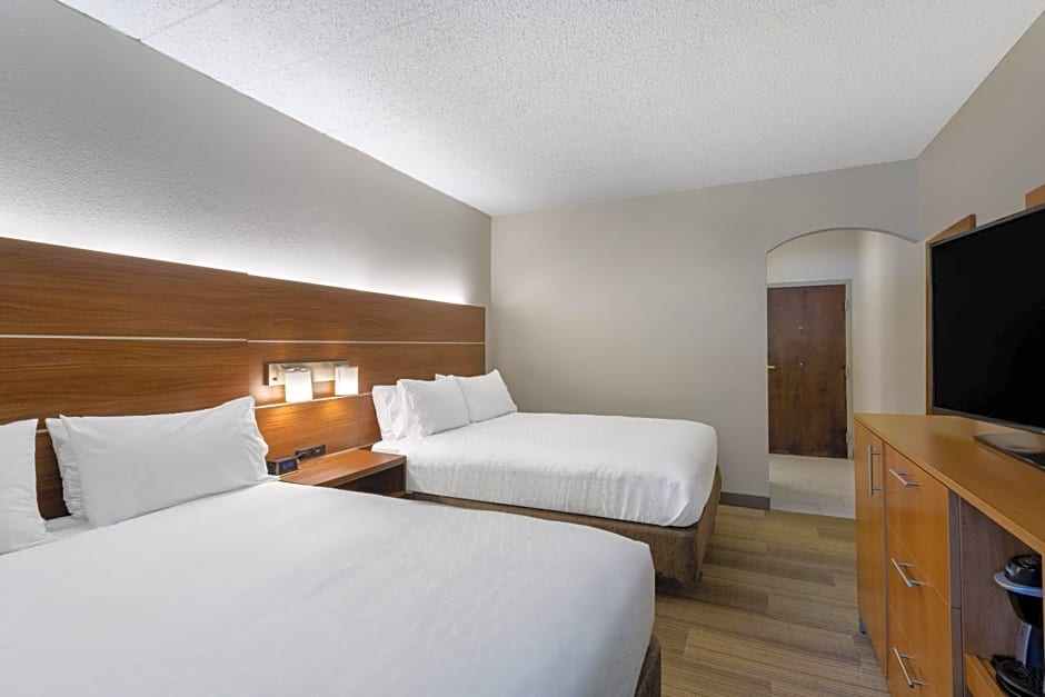 Holiday Inn Express Hotel & Suites King Of Prussia