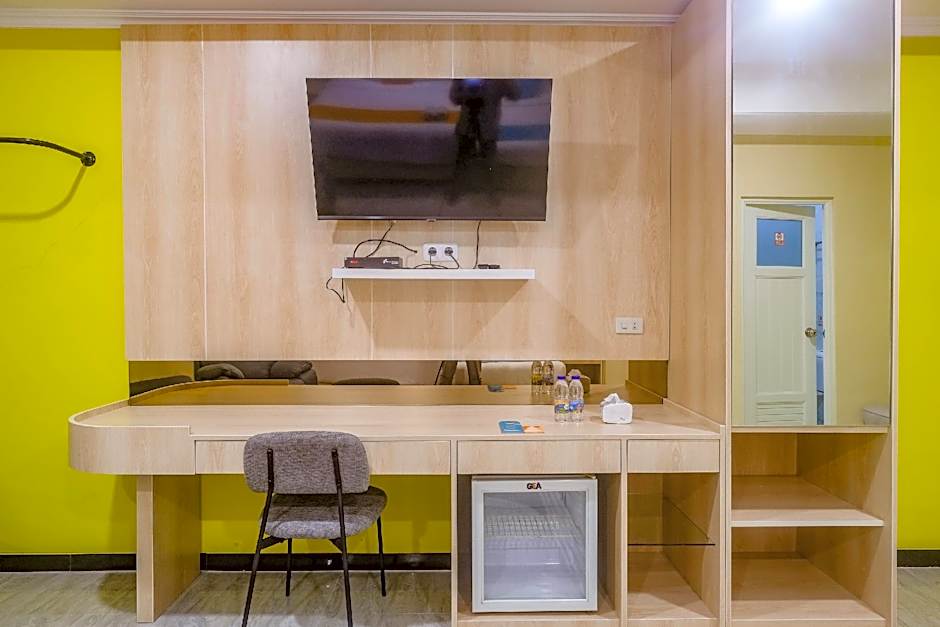 Sans Hotel City Park Medoho Semarang