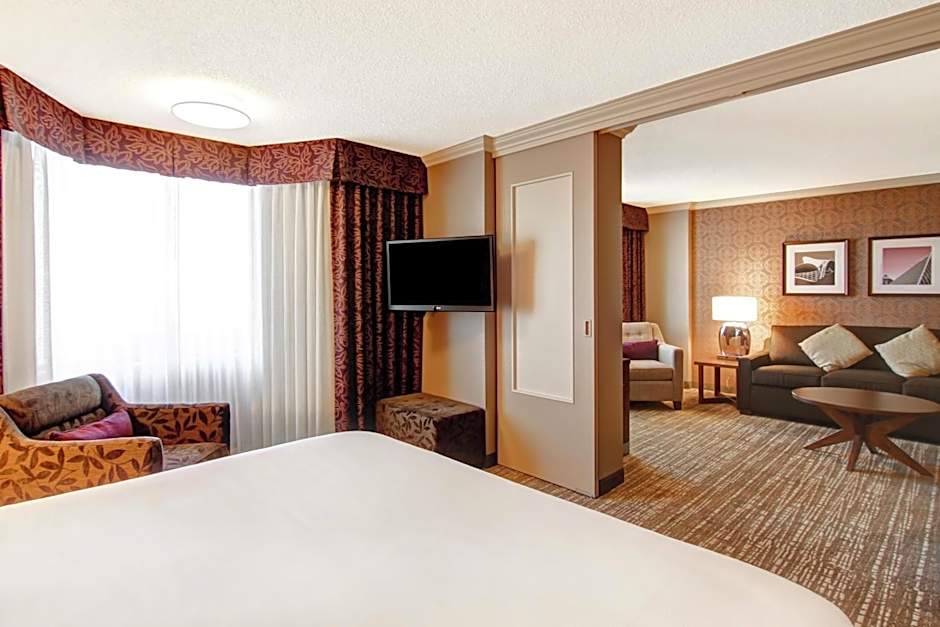 DoubleTree by Hilton West Edmonton