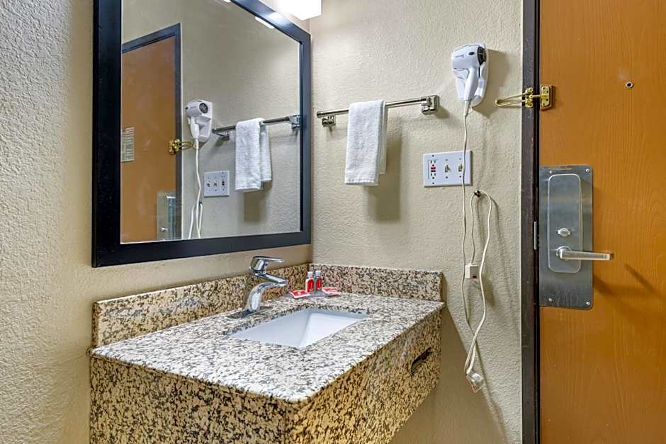 Econo Lodge La Crosse North