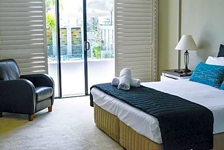 1 Bedroom 1 Bathroom - Pool Views