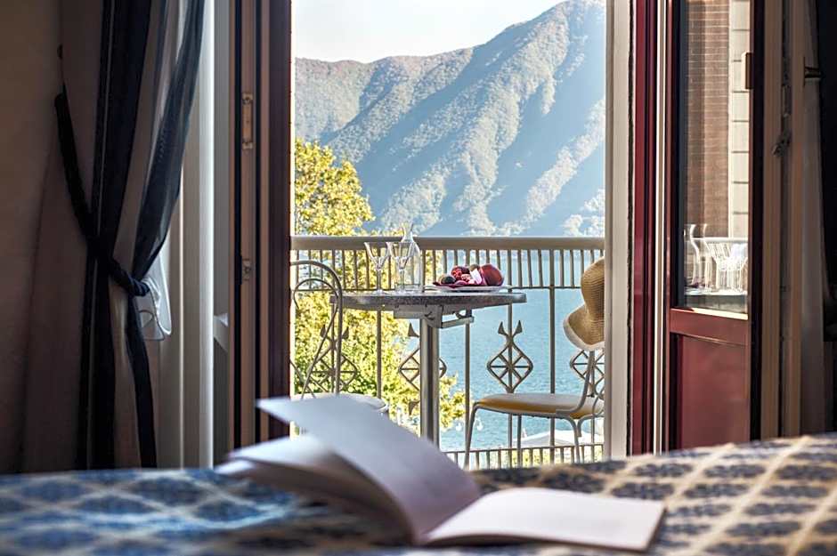 International au Lac Historic Lakeside Hotel