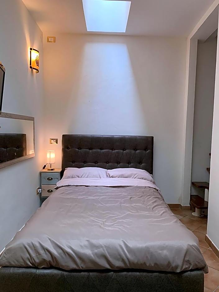 Mini casa con terrazzo in centro