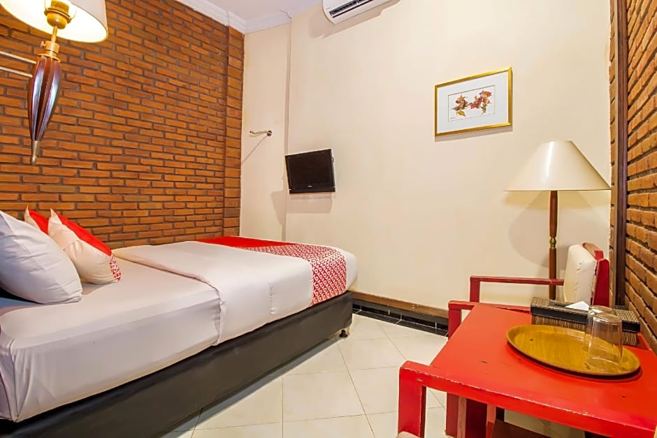 Super OYO 3118 Maxi Budget