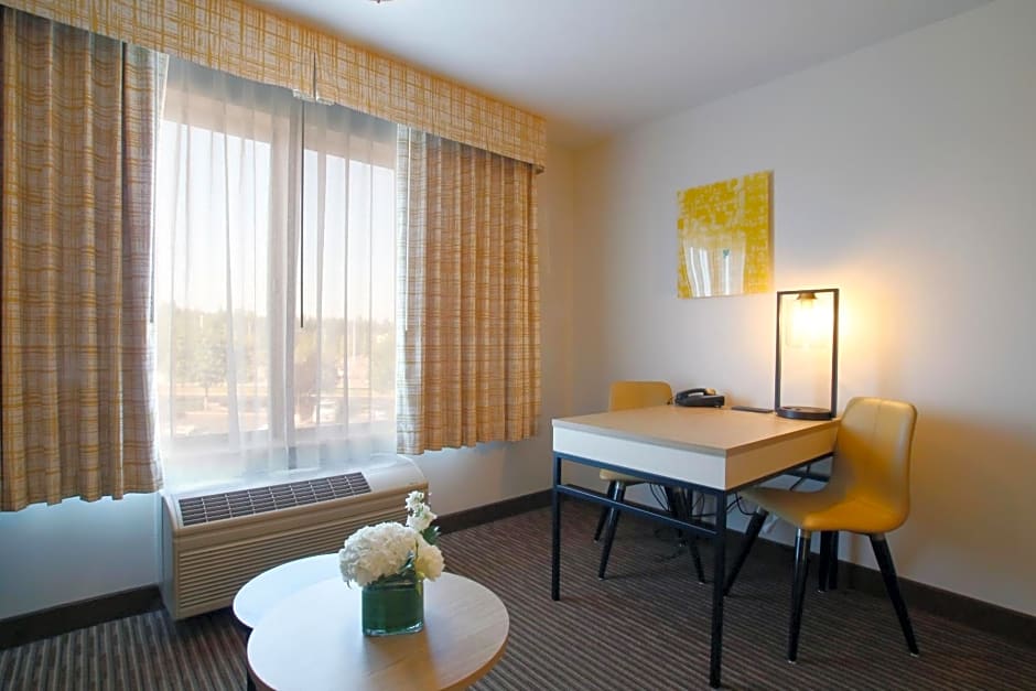 Oxford Suites Spokane Valley