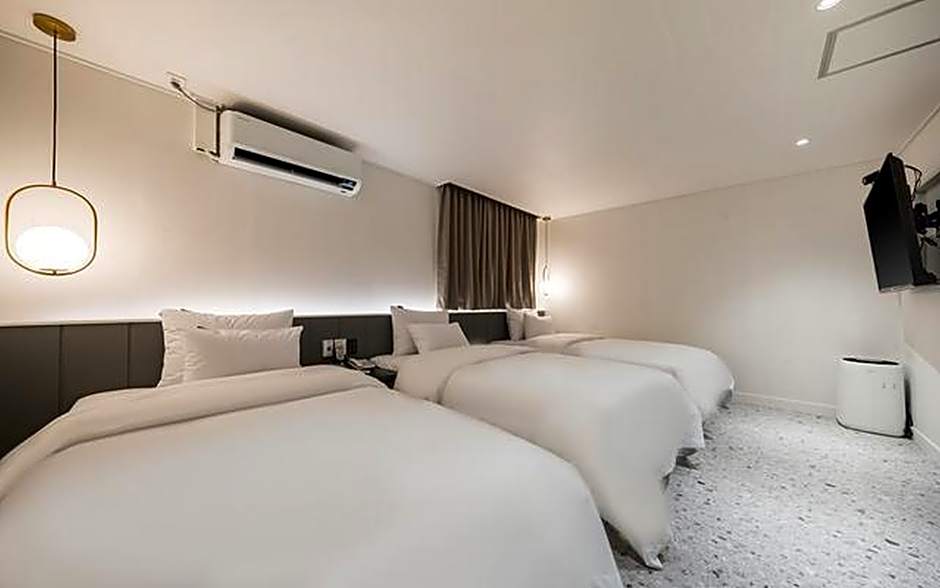 Hotel Casa Osteria in Indong, Gumi