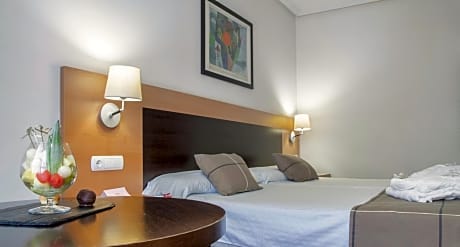 Double room for single use with parking