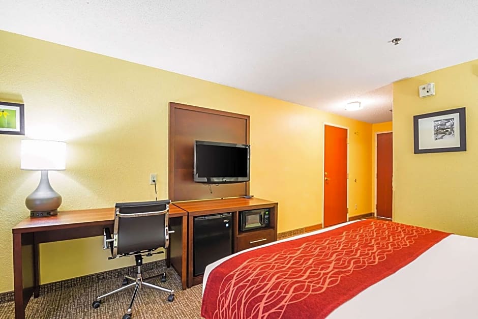 Comfort Inn & Suites Dayton