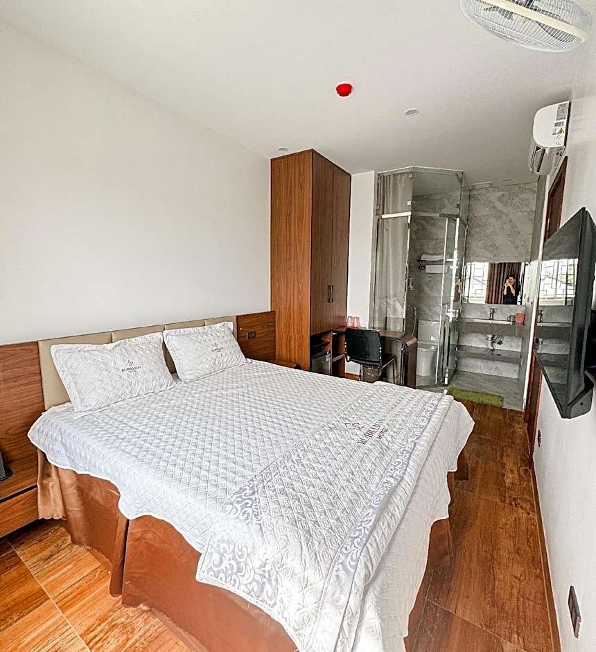1 Queen Bed — 5 fotoğraftan 1. fotoğraf