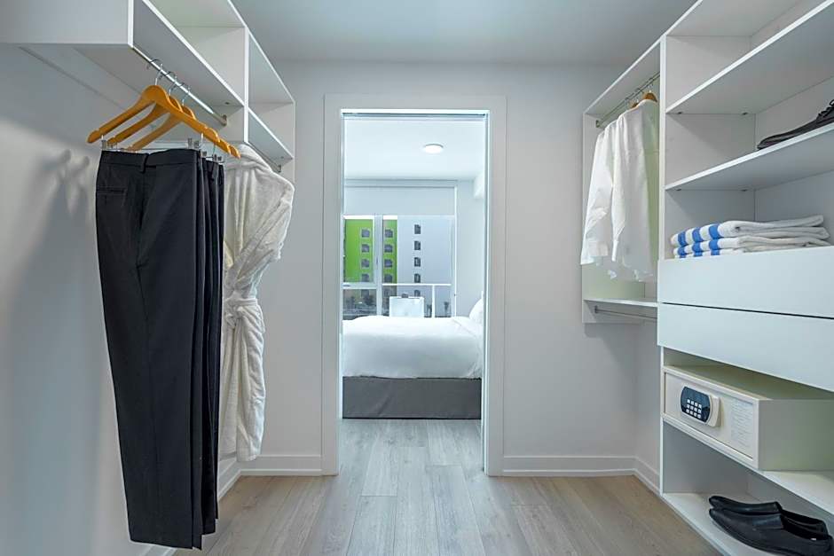 Level Long Beach - East Village