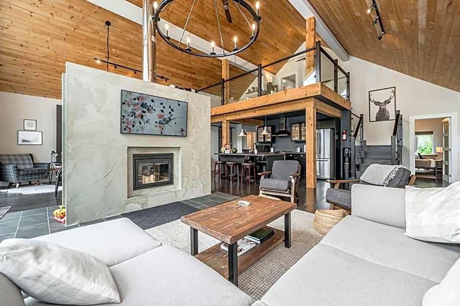 Luxury Tobermory Retreat Modern Home Hot Tub