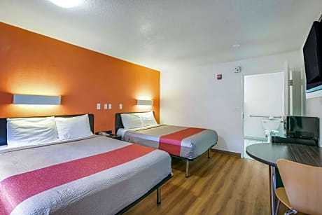 Queen Room with Two Queen Beds - Disability Access - Roll In Shower