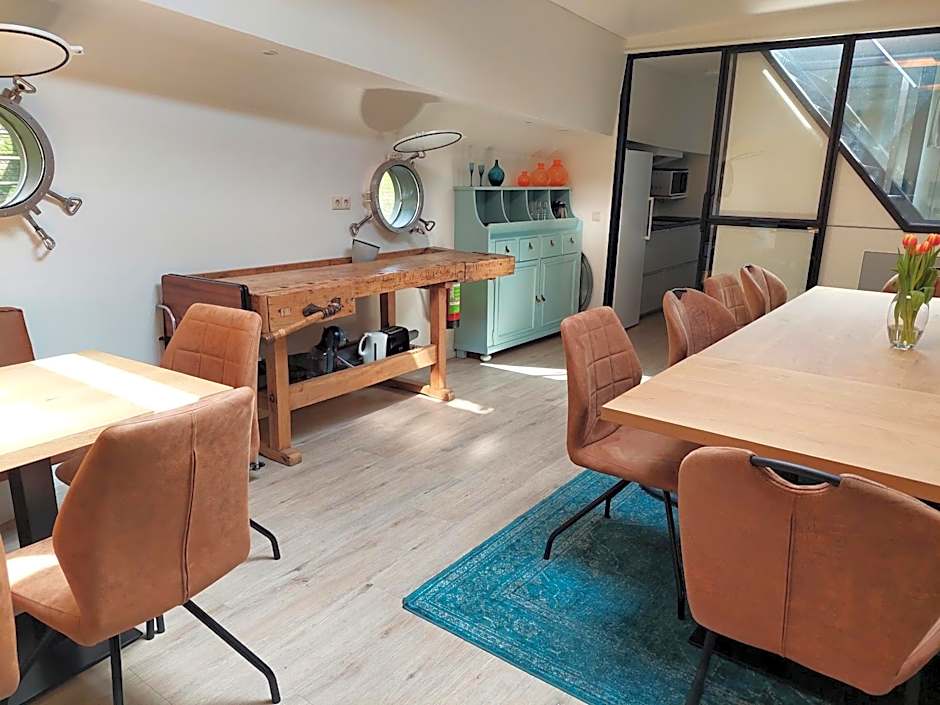 Boat Rooms on Water b&b