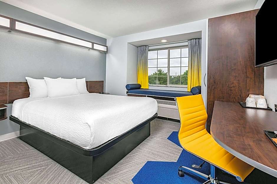 Microtel Inn and Suites by Wyndham Austin Airport