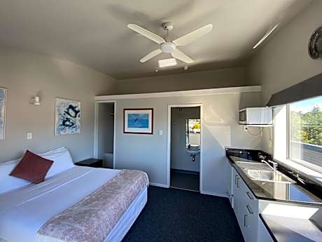 Suite with Mountain View
