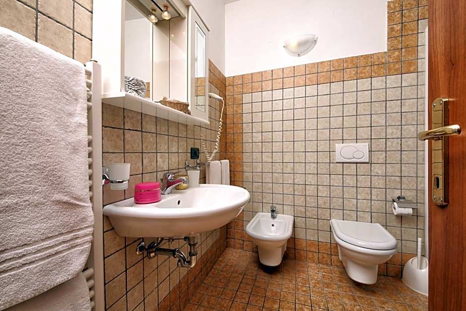 Residence Borgo Dei Limoni - Appartamenti con Garage