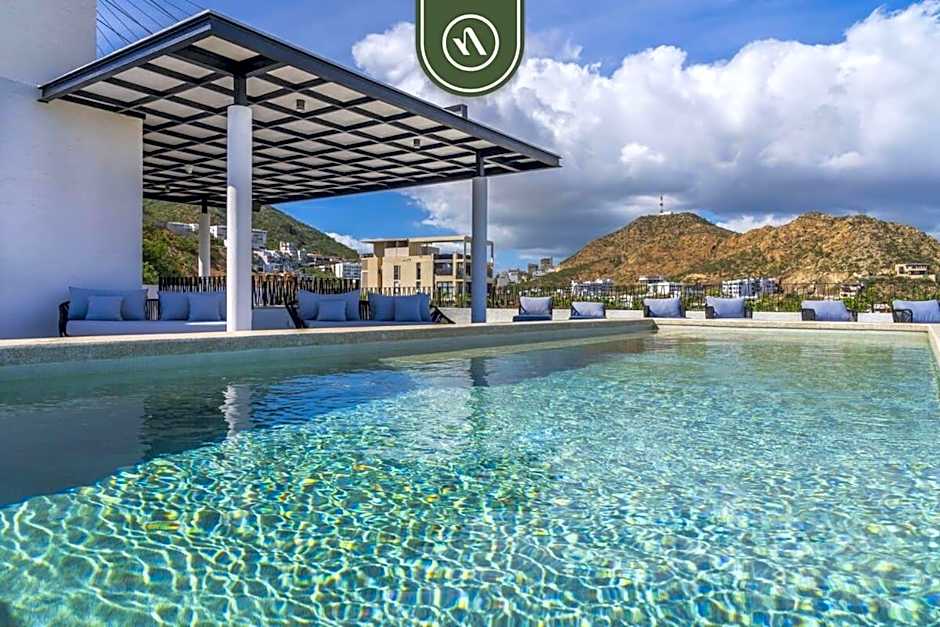 Amazing 2BR Condo with Terrace Overlooking the Marina