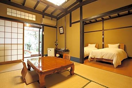 Twin Room with Tatami Area